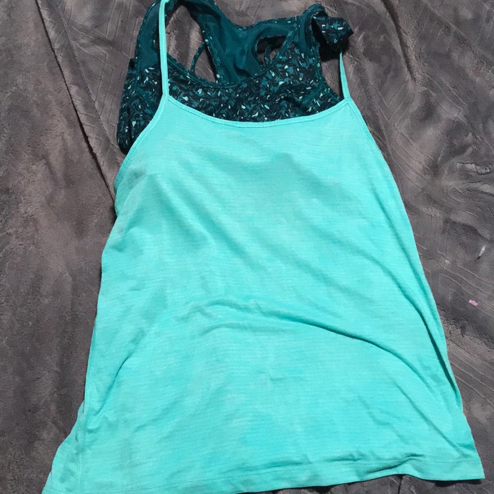 Lululemon Athletica workout tank with bra